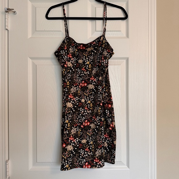 Forever 21 Dresses & Skirts - Forever 21 Floral Silk Dress